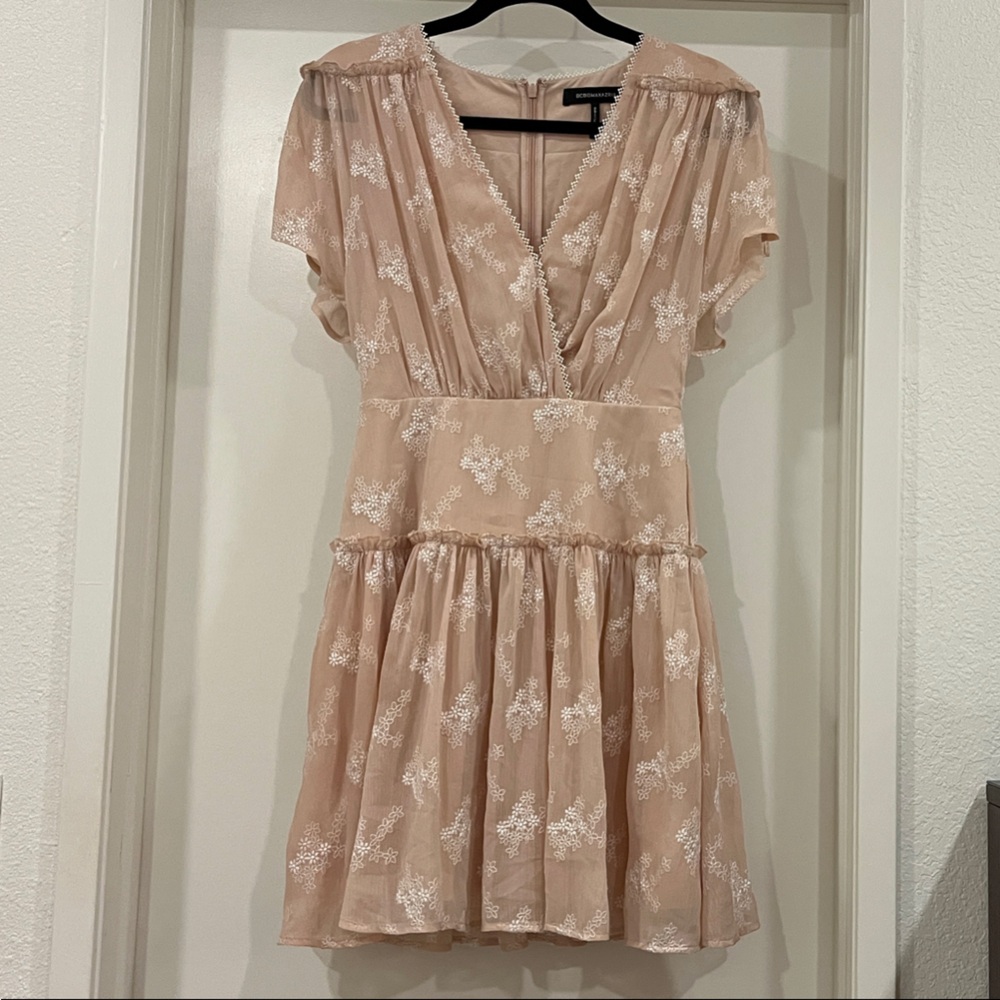 BCBGMaxAzria Blush Pink Floral Lace V-Neck Dress